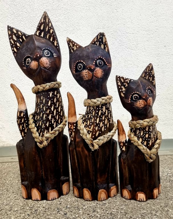 Dřevěná socha kočka