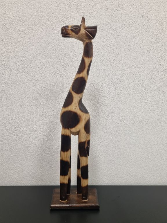 Dřevěná socha žirafa