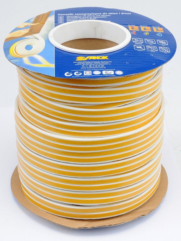 Těsnění do oken a dveří samolepící